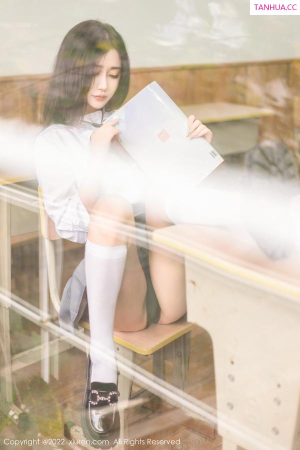 laura阿姣  [XiuRen]高清写真图 2022.12.08 No.5970 laura阿姣 短裙美腿第33张图片